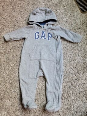 GAP Gray Hooded Baby One-Piece Romper Size 3-6M